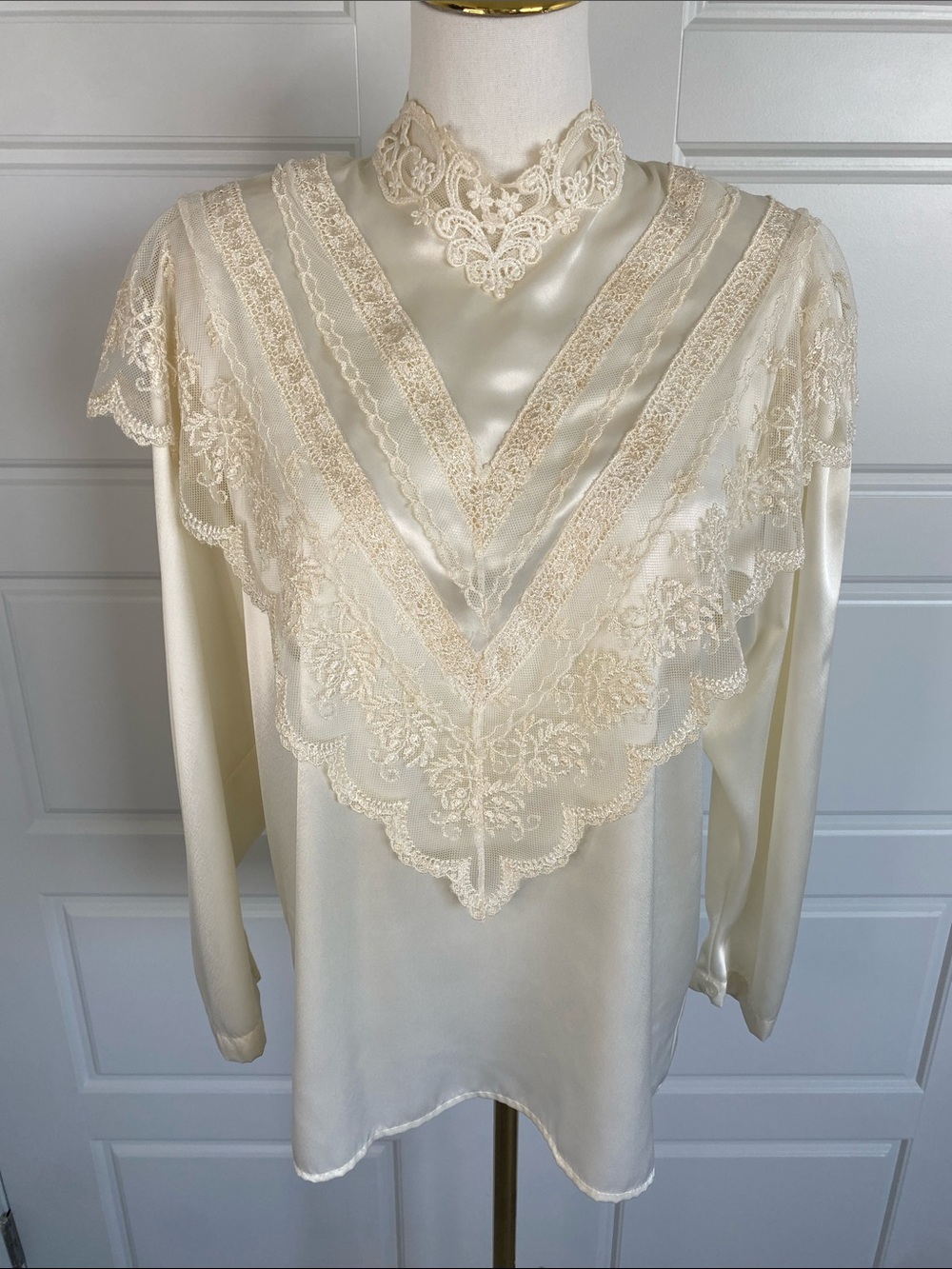 Vintage 80s San Andre Ivory Satin Lace Victorian Blouse Size 8